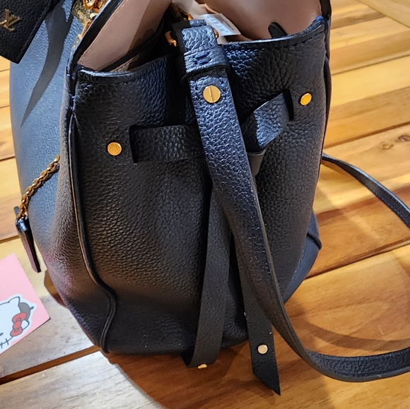 Louis Vuitton Milla MM - Picture 9 of 16